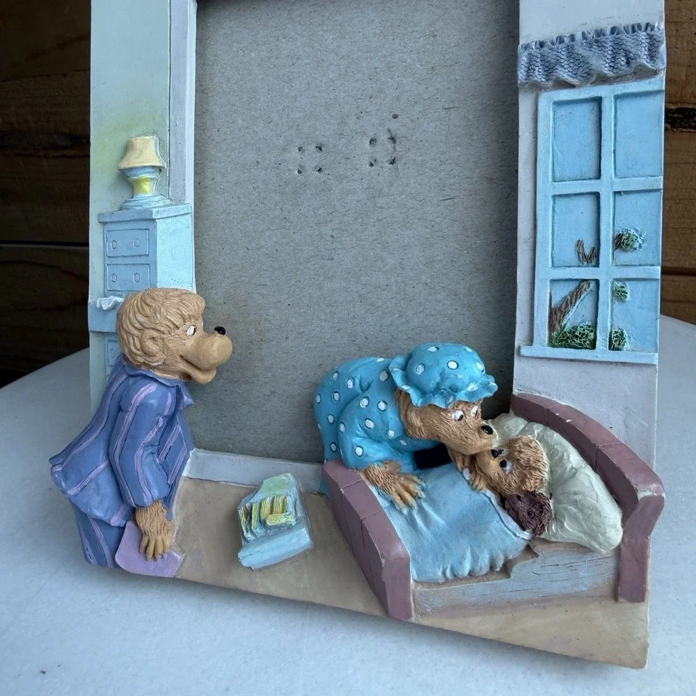 Berenstain Bears Family Photo Frame 3 -1/2 x 5 inch photo Free Standing No Glass
